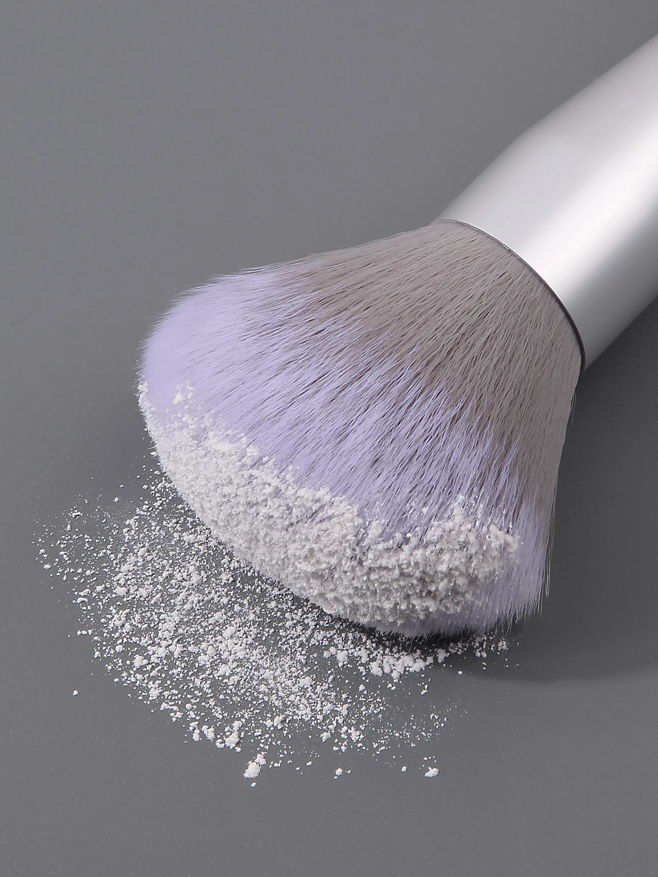 1PC Pennello per trucco soffice e setole morbide, strumenti di bellezza portatili professionali, pennello per fard, pennello per cipria e pennello per impostazione