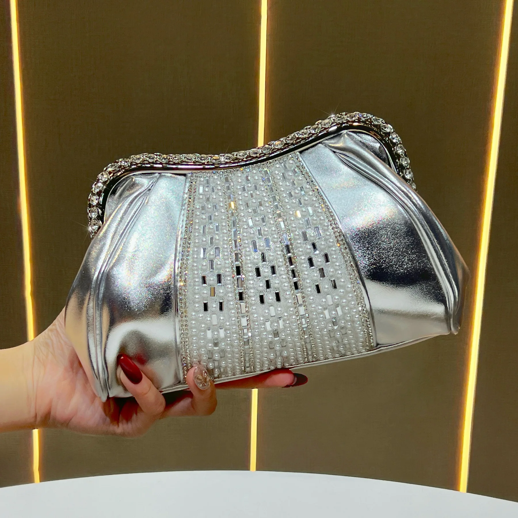 Gold Silver Black White PU Evening Bags Fashion Handmade Pearl Rhinestone Inlay Charm Evening Bags for Women Chain Shoulder Bag
