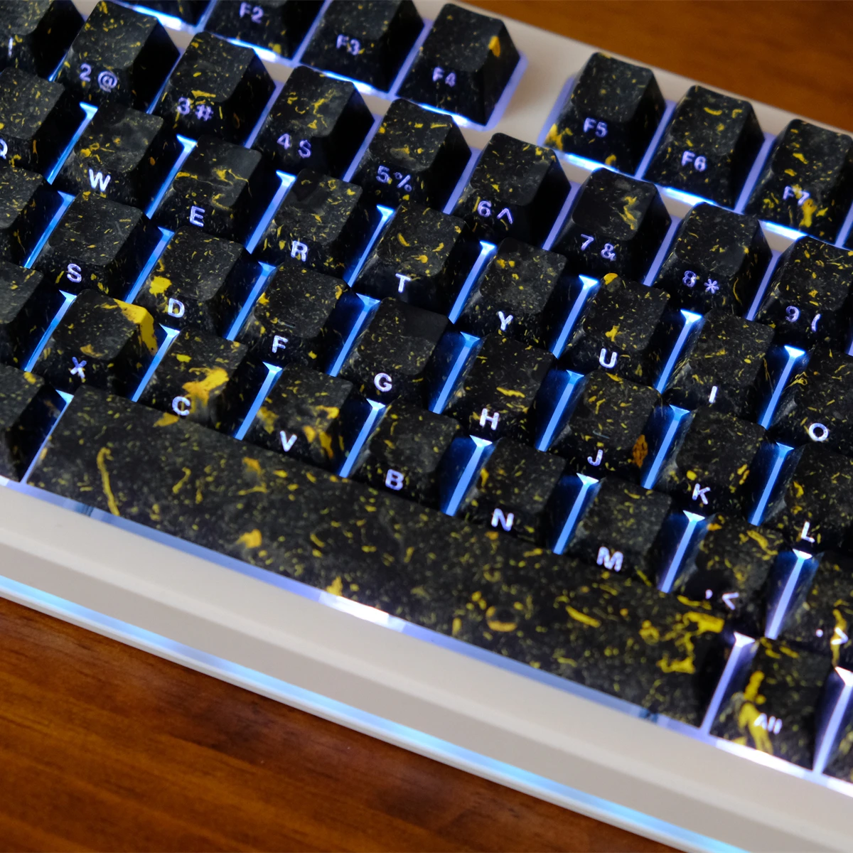 Black Golden Pattern Side-lit Shine Through Keycaps Cherry Profile 130 Keys Dye Sub PBT Keycaps for MX Switches Gaming Keyboard