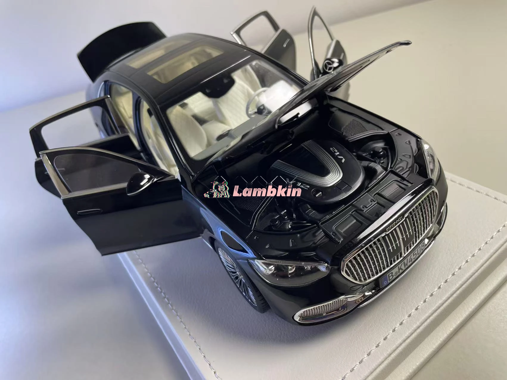 Norev 1/18 benz maybach s680 w223 2021 edizione centenaria scatola nera non originale buone condizioni modello di auto apribile in lega classica