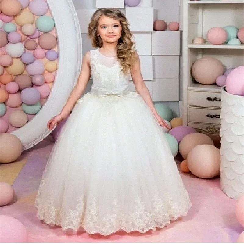 

Flower Girl Dress Lace Appliques Baby Princess Party Gown Cap Sleeves Puffy Back Bow First Communion Formal Occasions Dress