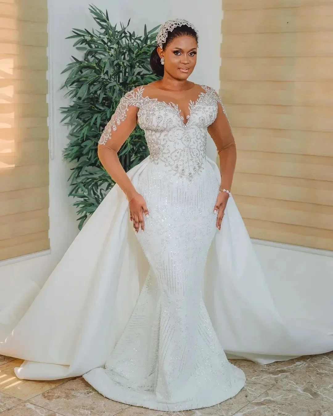 Customize Luxury Plus Size African Wedding Dress Bridal Gowns For Bride Detachable Train Mermaid Sheer Illusion Long Sleeves