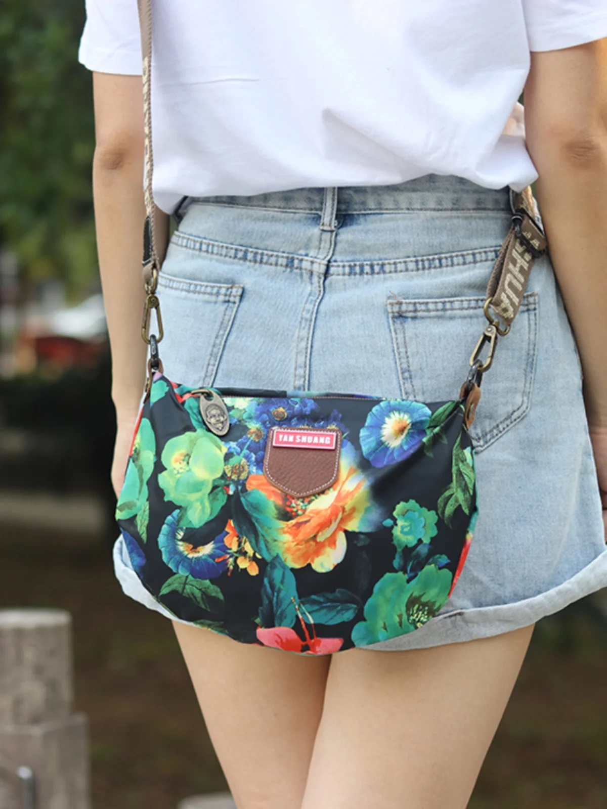 Yan Shuang Women's Bag Cotton Linen Embroidery Single Shoulder Slant Cross Small round Bag Ethnic Style Soft Cotton Polyester...