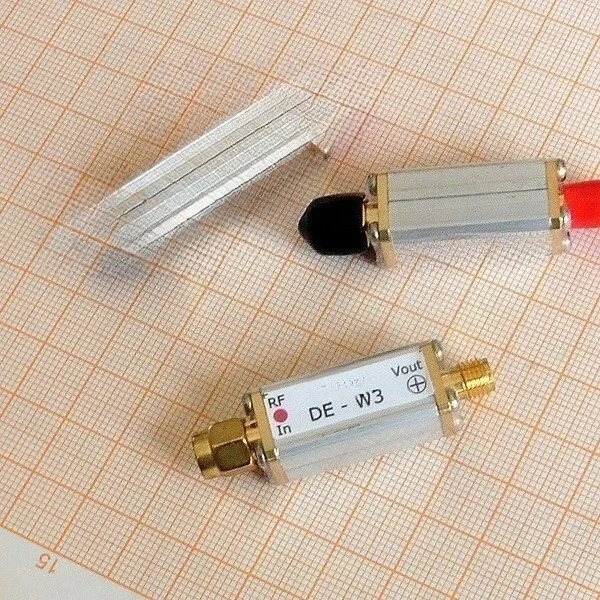 DE-W3+ Detector RF coaxial de microondas de banda ancha, interfaz SMA positiva de 0,01 ~ 3 GHz (9 GHz)