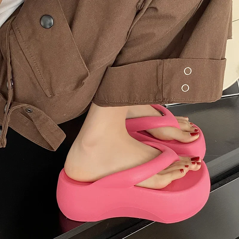 Woman Flip Flops Popular Design Shoes 2024 Trend Casual Platform Sandals Non-slip Outdoor Slippers Unique Features Flat Sandals