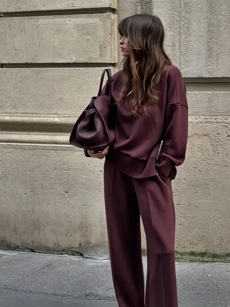 Solides zweiteiliges Damen-Set mit halbhohem Kragen, langen Ärmeln, seitlichem Reißverschluss, lockerem Pullover-Oberteil und gerader Hose, 2026 Damen-Matching-Set. – Detail 4