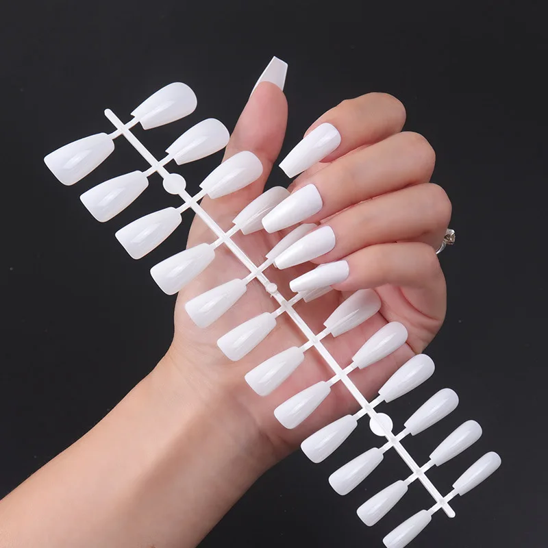 24 pz lungo balletto unghie finte superficie luminosa UV resistente all'usura strisce Manicure premere su Nail Art copertura completa unghie finte artificiali