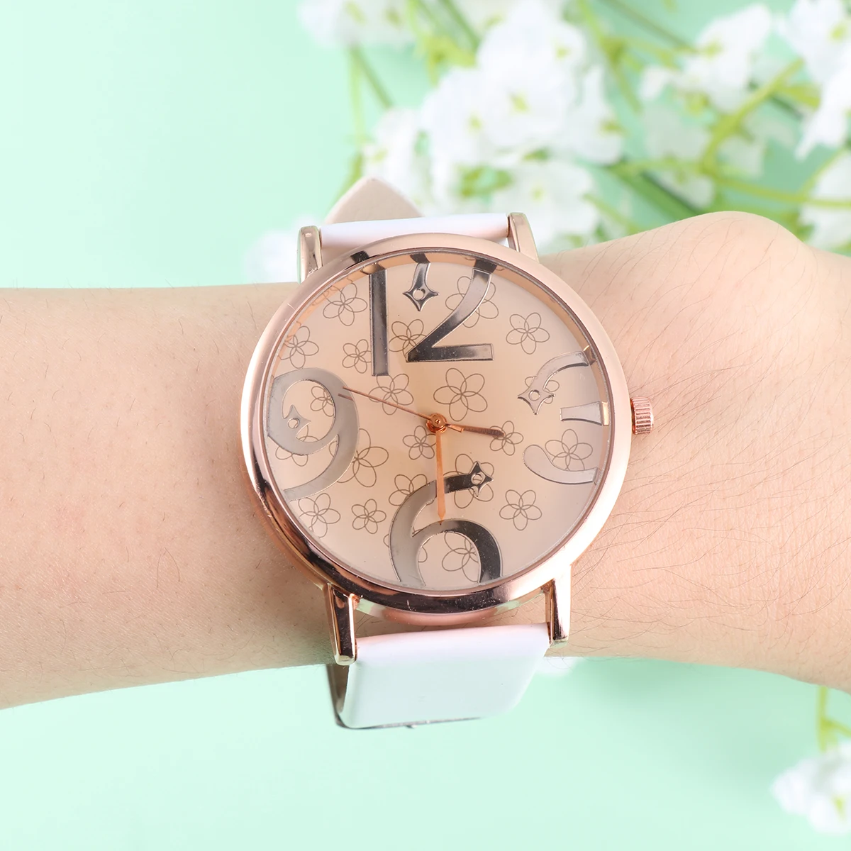

Stylish Numeral Dial Quartz Watch For Women Pu Strap Brown Alloy Case Elegant Feminine Charm Perfect Gift Birthday