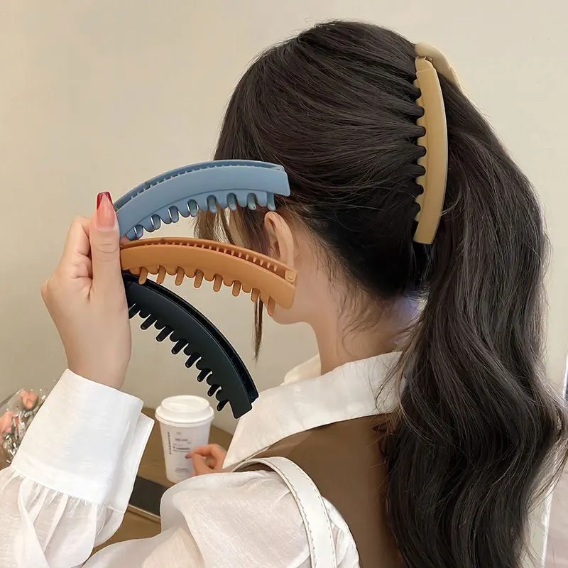 

Solid Color Curved Design Women's Hair Clip Korean Fashion Sweet Style Gift Party Party Wig Grab Women's Hair Accessories 2025