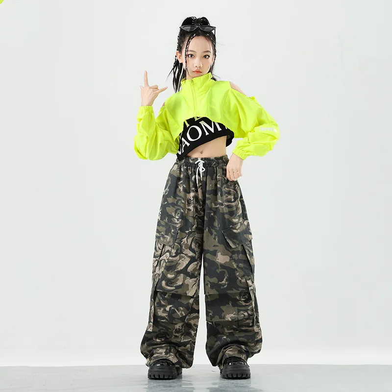 Abiti da ballo di strada per ragazze Abiti hip-hop di moda Kpop Top corto verde Pantaloni leopardati Set di spettacoli teatrali moderni streetwear