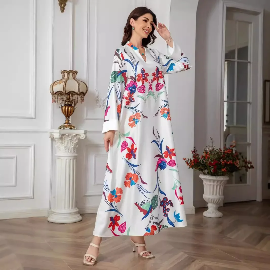 

Muslim women's long robes of the Islamic ethnic groups, European and American-style fashionable printed evening dress dresses.