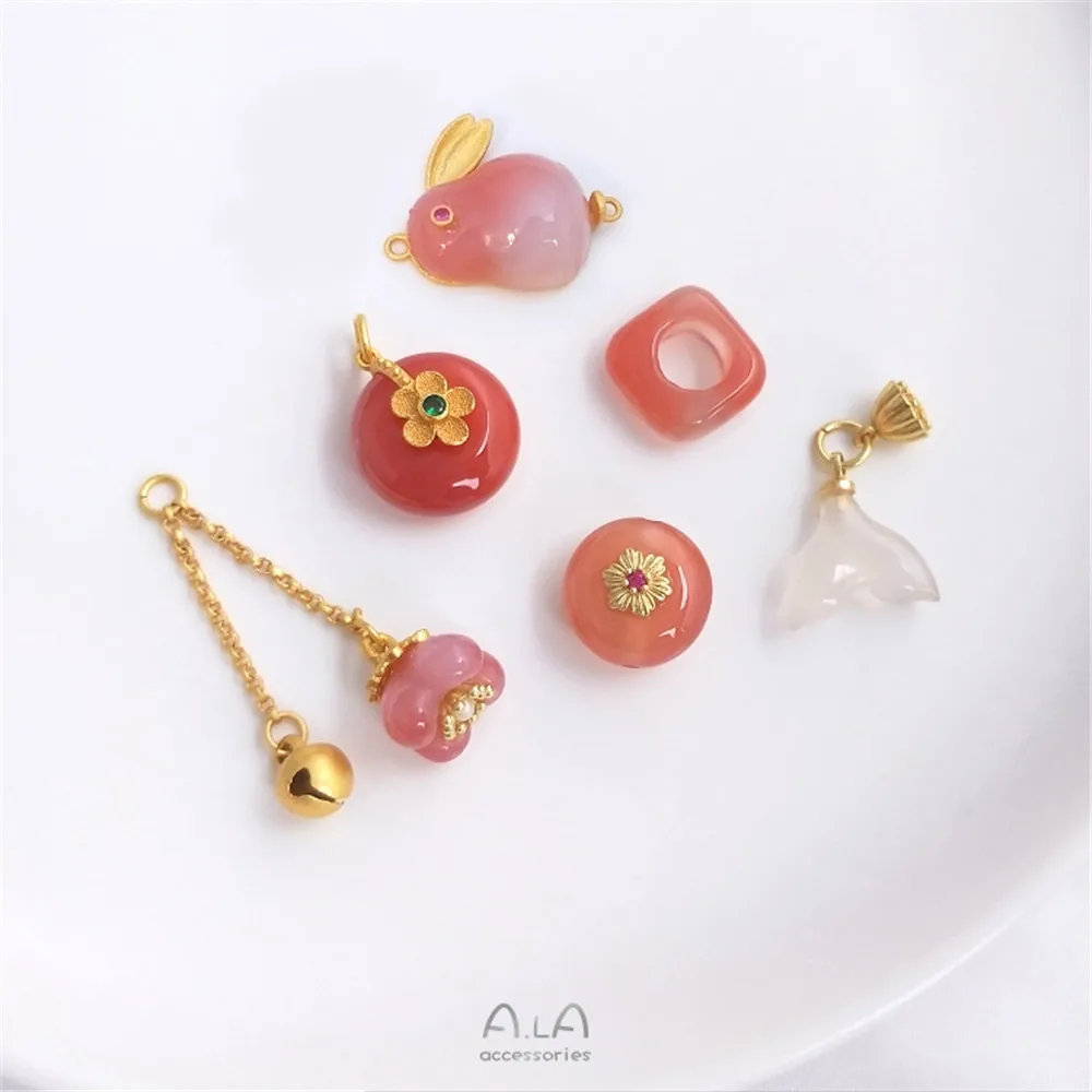 Natural south red candy color moon rabbit pendant safe button square running ring litchi frozen fish tail hanging ornaments