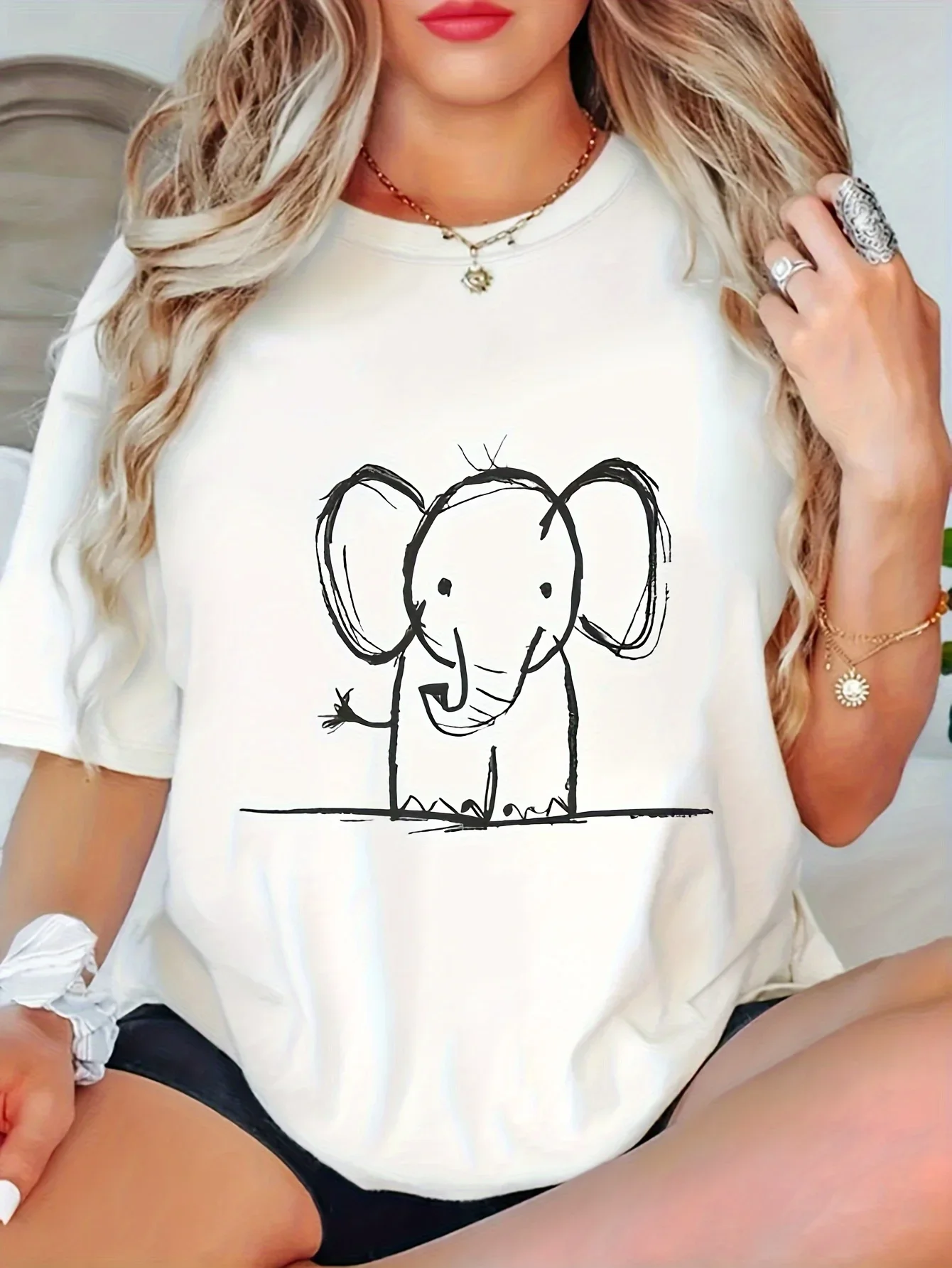 

Летняя женская милая футболка с простыми линиями и принтом слона, топ с короткими рукавами и круглым вырезом, повседневная летняя модная одежда