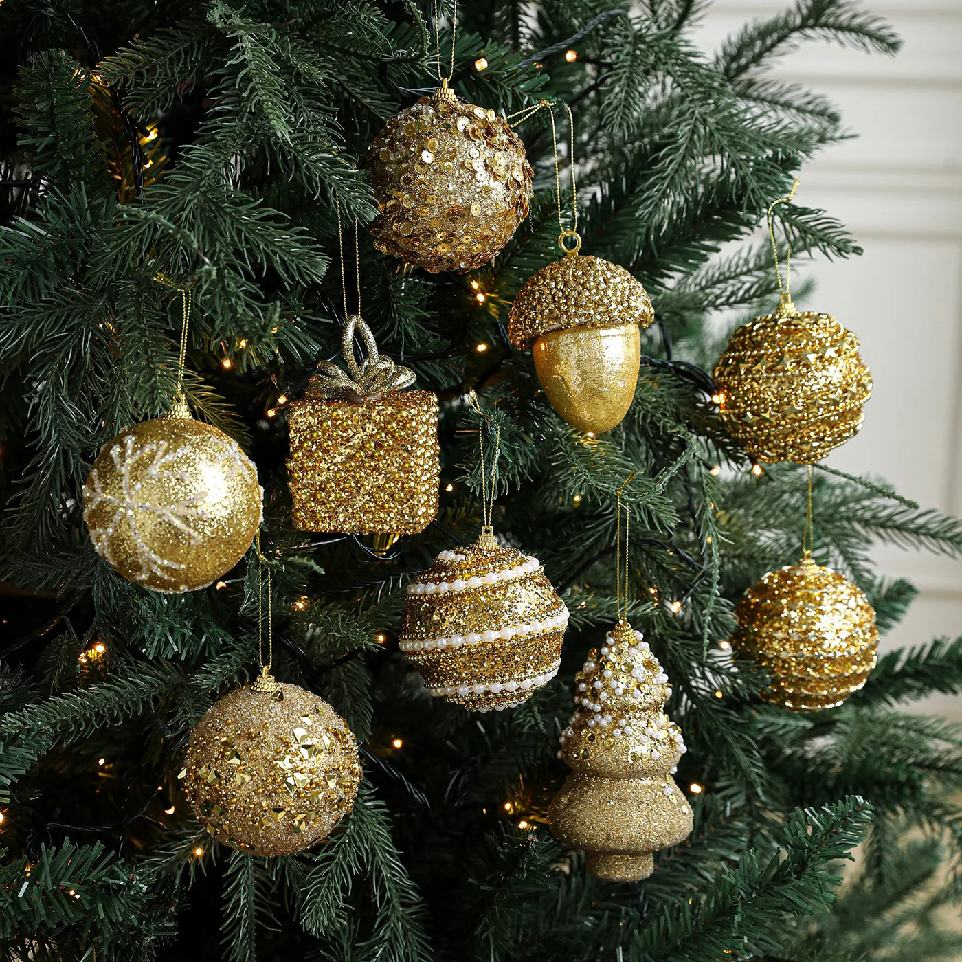 

2026 Christmas Decoration New Gold Foam Christmas Ball Glitter Sequins Balls Xmas Tree Hanging Pendants Home New Year Eve Decor