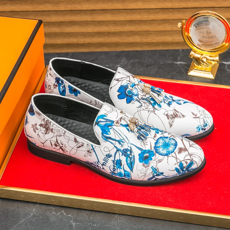 

Men Patterned Loafers with Low Heels Comfortable Youthful Fashion Tassel Decoration Men Shoes Sizes 38-46
