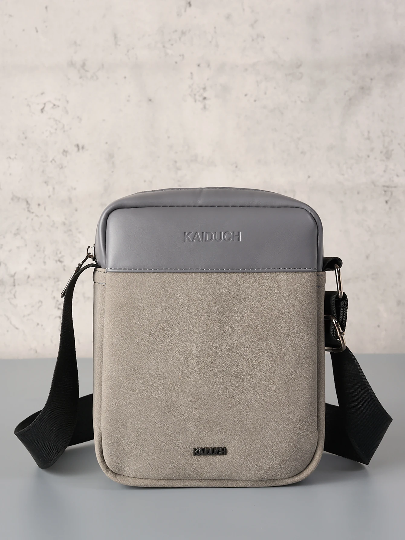 Leichte Umhängetasche aus PU-Leder für Herren, lässige Schultertasche mit mehreren Reißverschlusstaschen, wasserabweisende Brusttasche – Detail 1