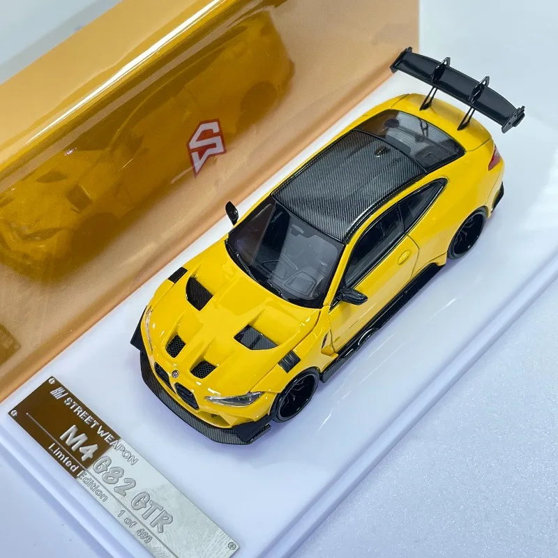 en-stock-1-64-pieces-modele-de-voiture-m4-jaune-en-alliage-avec-toit-en-carbone-modele-de-voiture-statique-moule-sous-pression-objet-decoratif-creatif-cadeau-de-festival