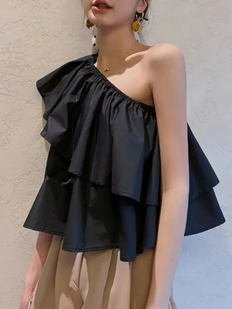 قميص نسائي صيفي بكتف مائل بتصميم جديد عالي الجودة بكتف واحد بدون أكمام بحافة أوراق اللوتس ملابس علوية حلوة