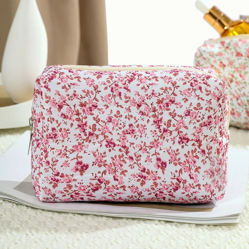 Cute Flower Makeup Organizer Bag Floral Cosmetic Bag With Zipper Cosmetic Pouch Travel Essentials for Women Girl