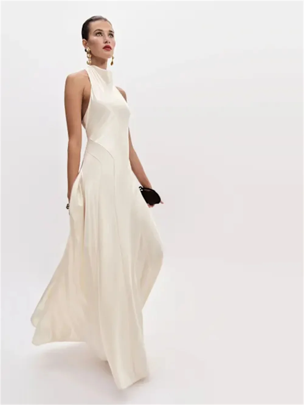 Tokyo Customized White Halter Necklink Wedding Dresses Sleeveless Backless Satin Bridal Gown Elegant Floor-Length Wedding Gown image 5