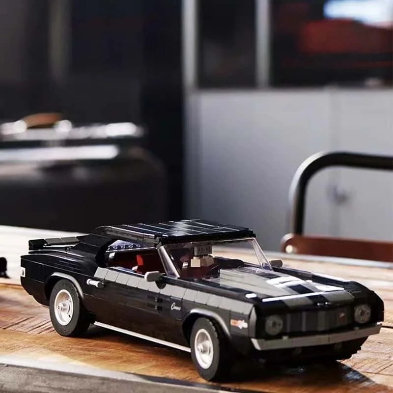 

In stock: 1,456 pieces of black retro muscle car building block models, urban sports car brick toys, Christmas gift set.