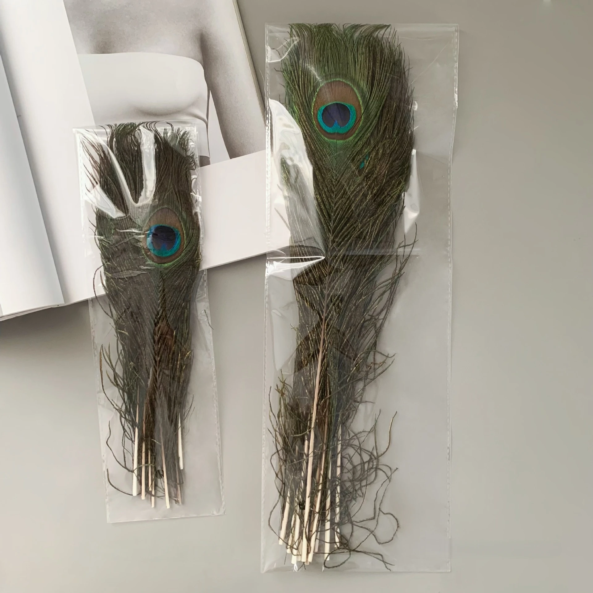 

Wholesale Natural Peacock Feathers Sword Plume for DIY Crafts Wedding Table Centerpieces Party Carnival Decoration Accessories