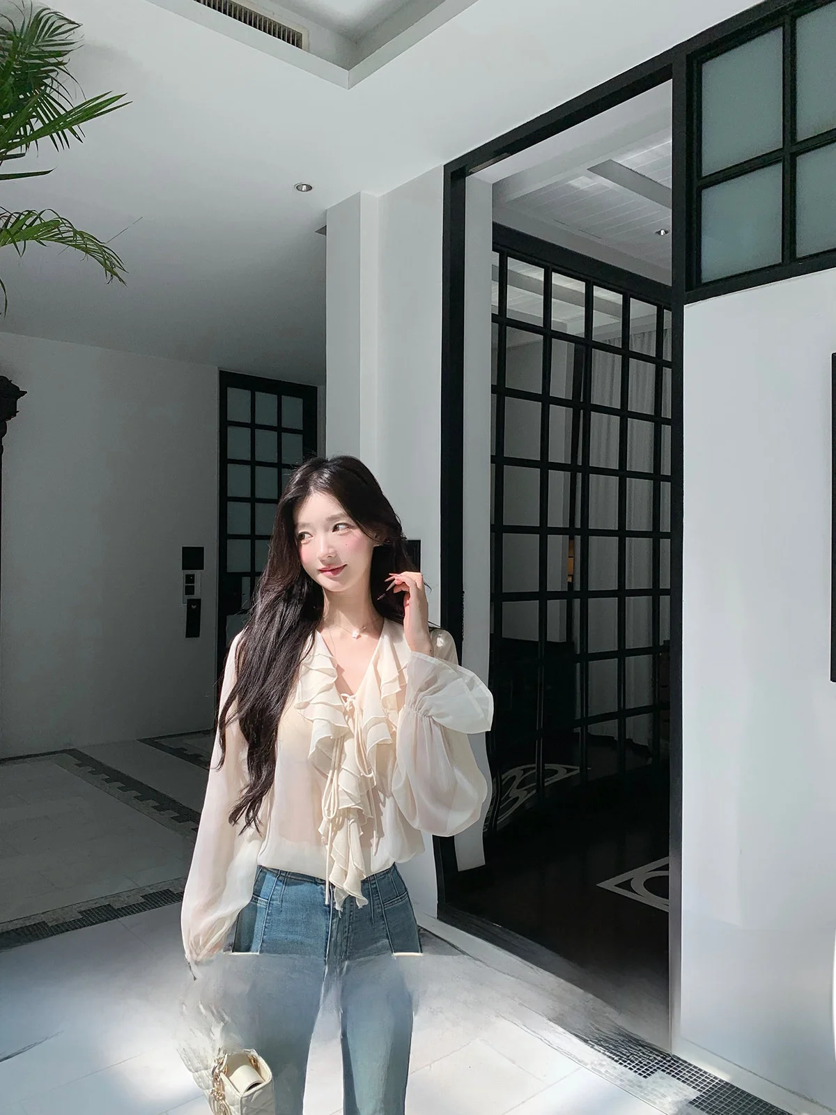

YOLI Zhang Yuli: Новинка! Льняной шифоновый топ для женщин, свободный крой, V-образный вырез, длинный рукав, повседневный, модный, стройнящий силуэт.