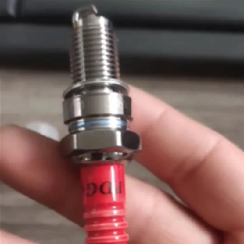 

10Pcs D8TC Electrode Spark Plug, Racing Spark Plug with 3 Electrode for 125 Motorcycle 110 Pedal Car Accessories