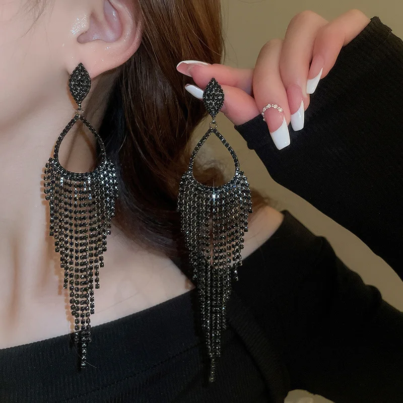 

Long-length dark-style teardrop fringe earrings with full diamond embellishment Luxury-inspired fashion earrings