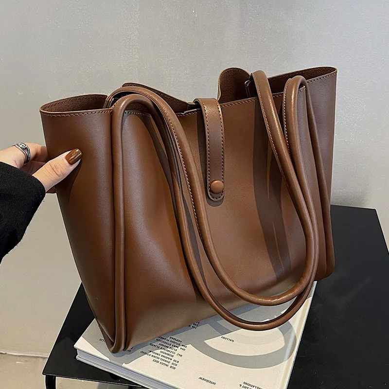 New Fashion Bag 2023 New Fashion Spring Handbag Women\'s Bag Senior Sense of Large Capacity Commuting Simple Tote Bag