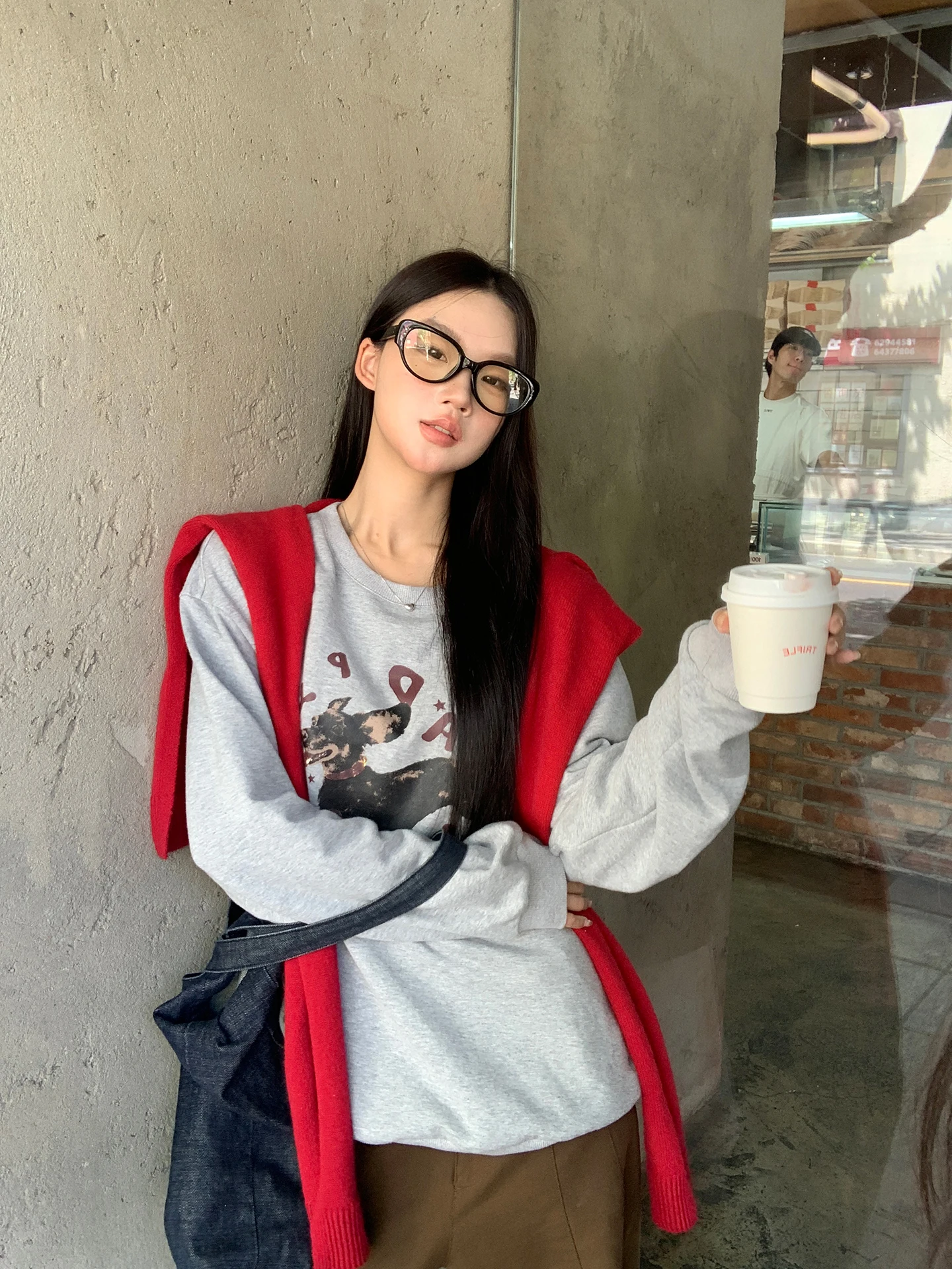 شال نسائي محبوك أحمر بتصميم المشاهير، ملابس خارجية، جديد 2025، راقي للسفر، أنيق وفريد وجميل، بتصميم كتف صغير مميز