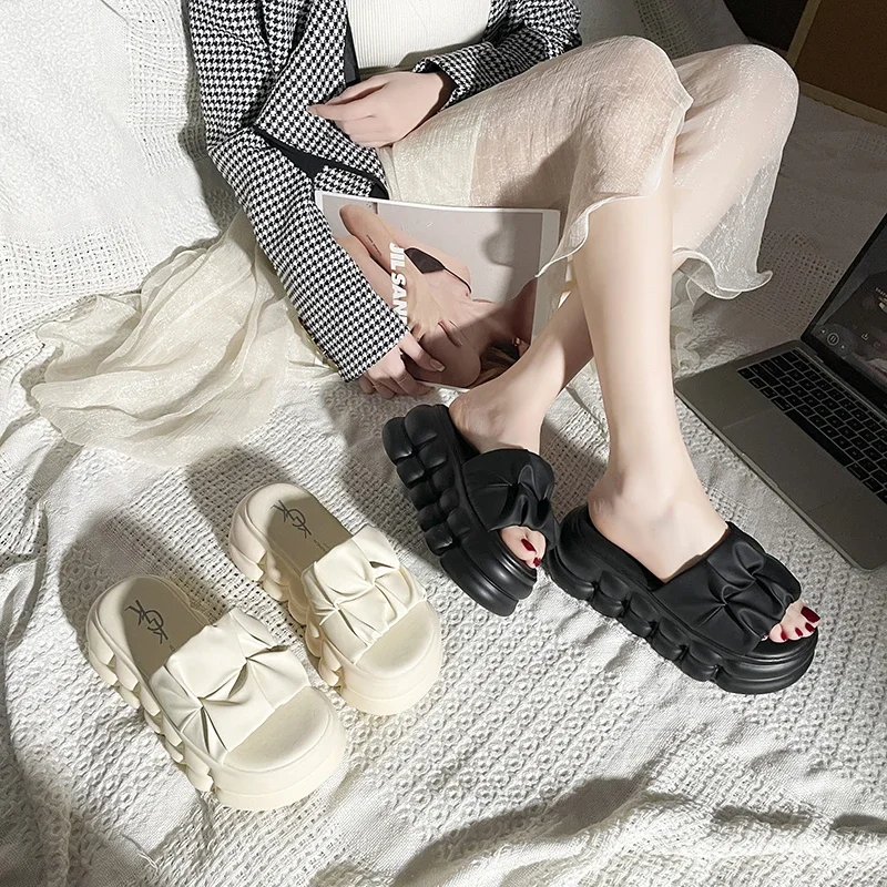 

House Slippers Platform Beach Shoes Luxury Slides Sabot Flat Soft Genuine Leather Designer Fashion Shoes Summer Clogs Woman Hous