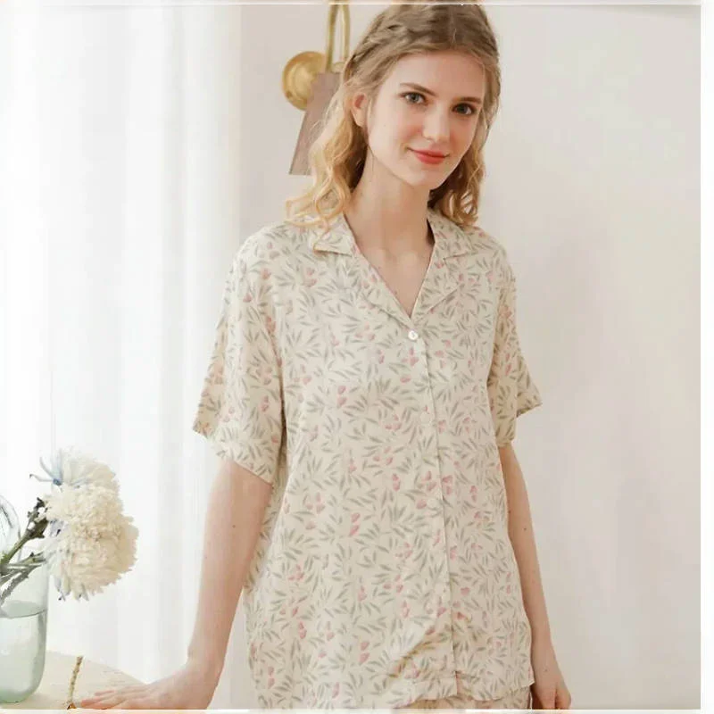 

Women's Korean-Style Pajamas - Satin Lily of the Valley Print, Short Sleeves & Long Pants, Loungewear