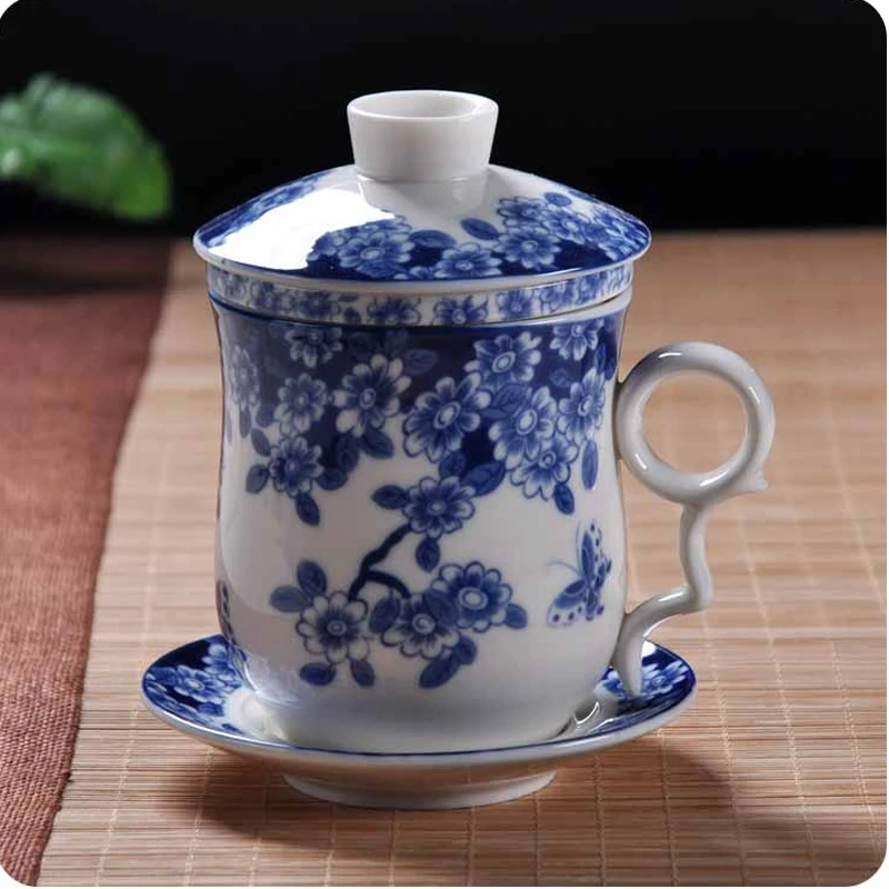 

China Jingdezhen ceramic teacup blue and white porcelain personal cup with lid filter meeting bubble cup office