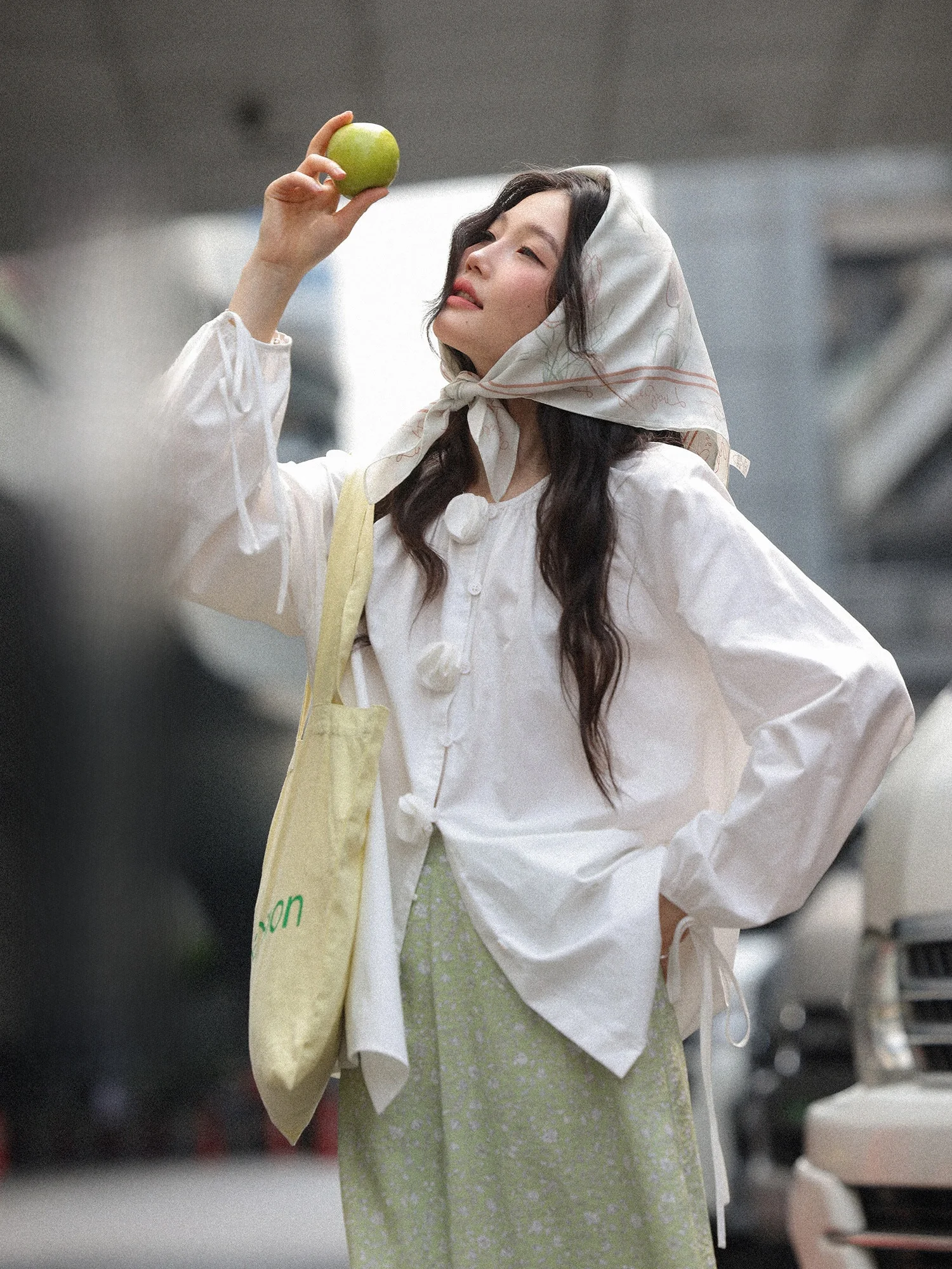 

Romantic Sle Loose Women's irt in White with Lantern Sves Korean Faion Spring 2026 New Arrival Ele Top