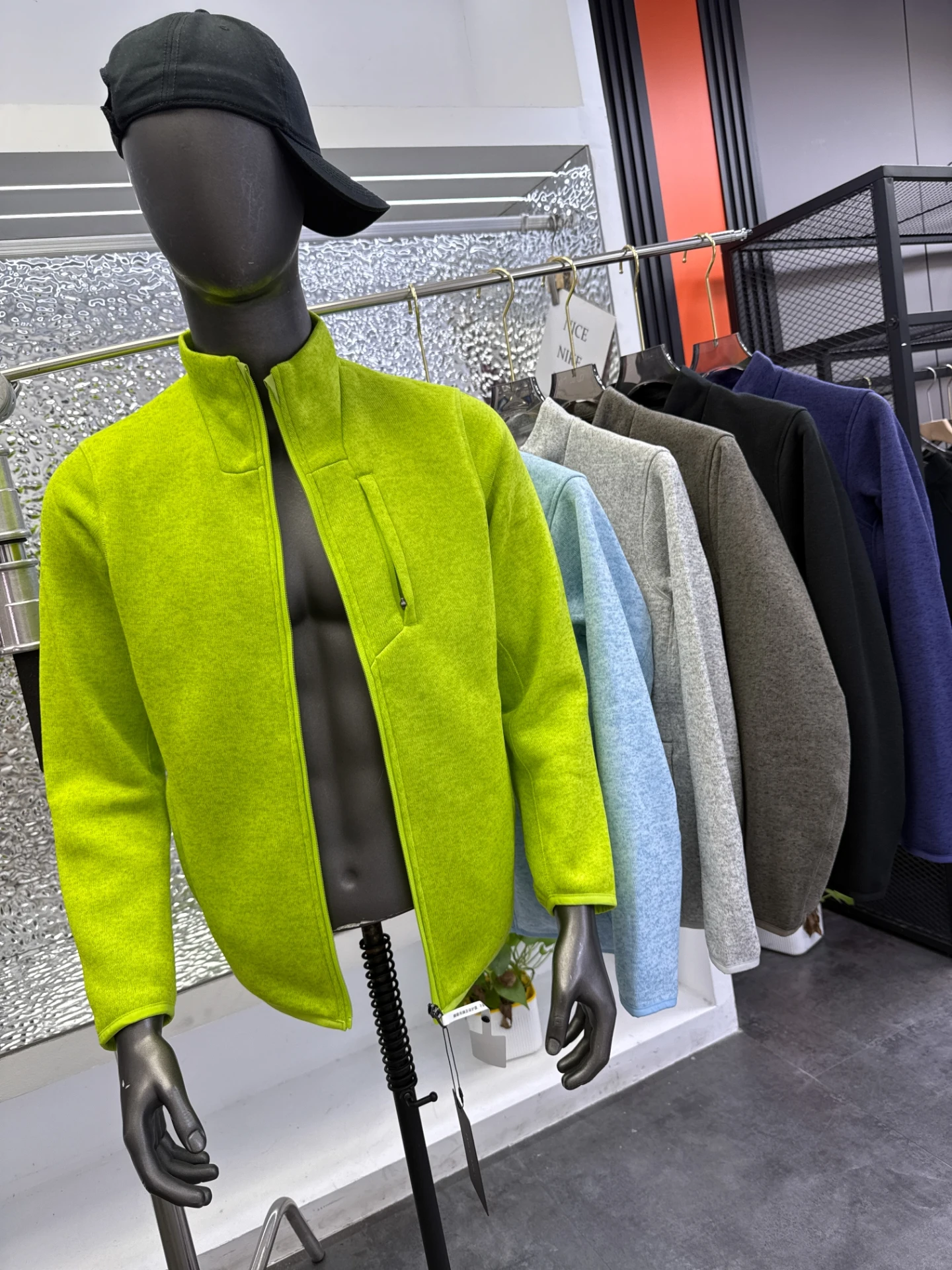 

Outdoor Men's Faionable Stand Collar Jaet Coat Fce Lined 3D Tailoring Polyester Fiber Long Sve Zipper Closure