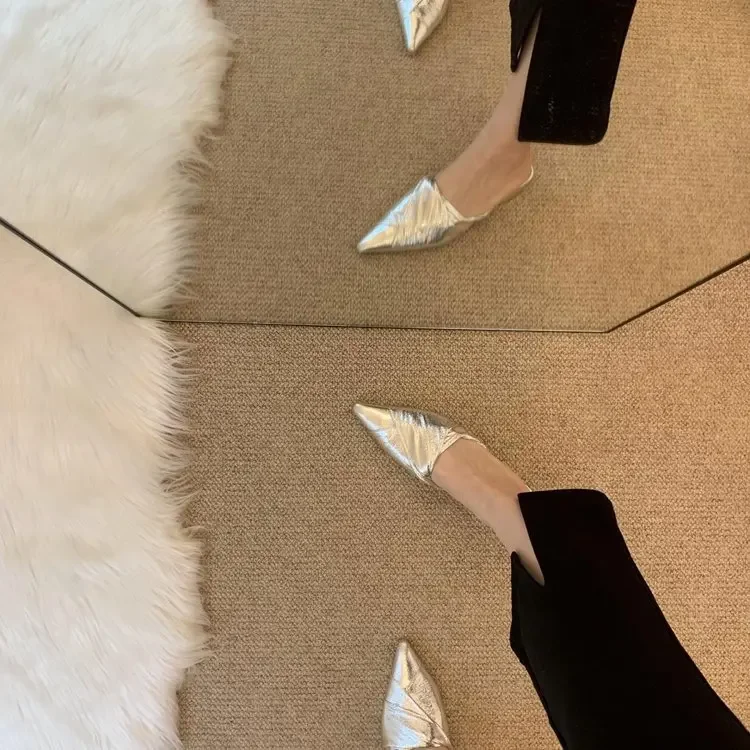 Fashion Pointed Toe Slippers Women Slip On Mule Flat Heels Causal Outsides Slides Elegant Pleated Shoes Luxury Brand Sandal Gold