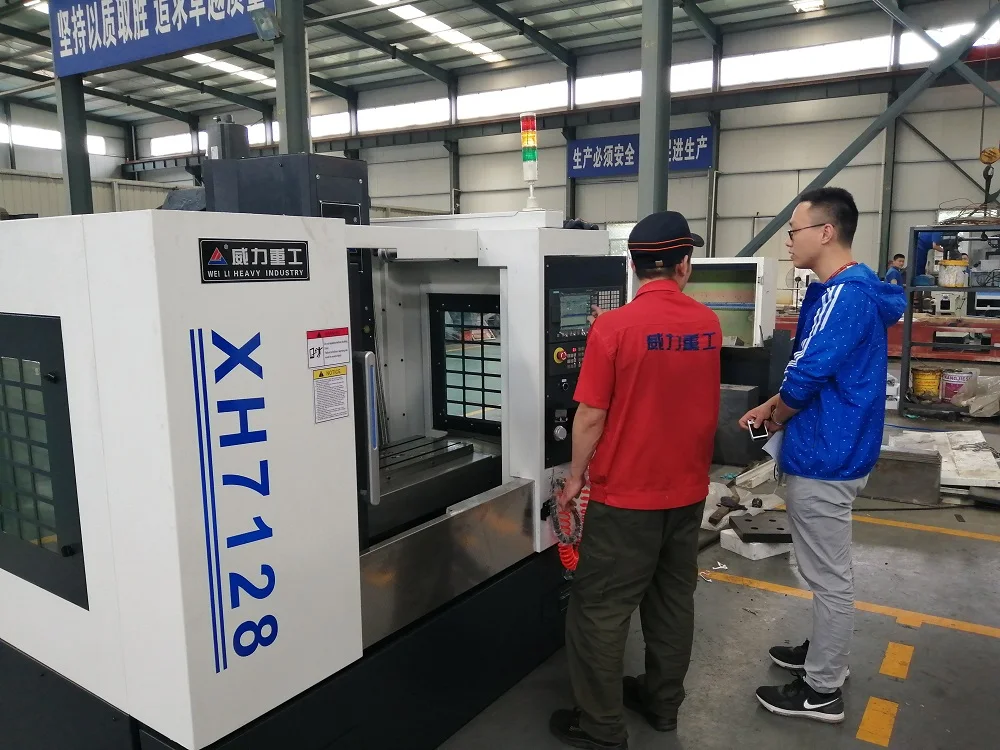 Xh7128 Small Vertical 3 Axis Milling CNC Hine Center