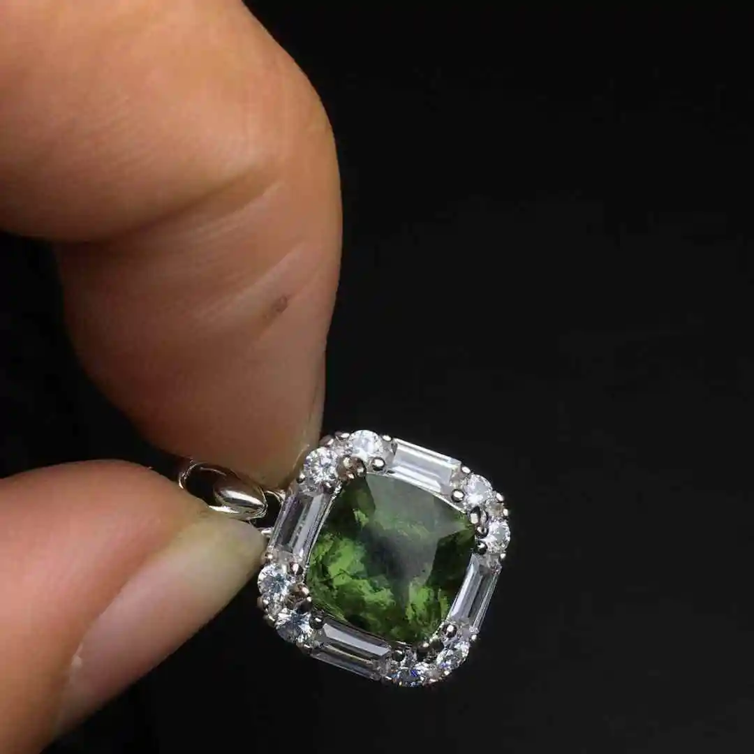 

Unit One Piece Natural Moldavite Gemstone Faceted Crystal Necklace Pendant With 925 Silver