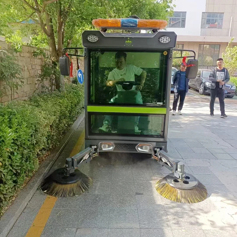 Professional Factory Heavy Duty Road Sweeper With High Efficiency Side Brooms And Large Water Tank