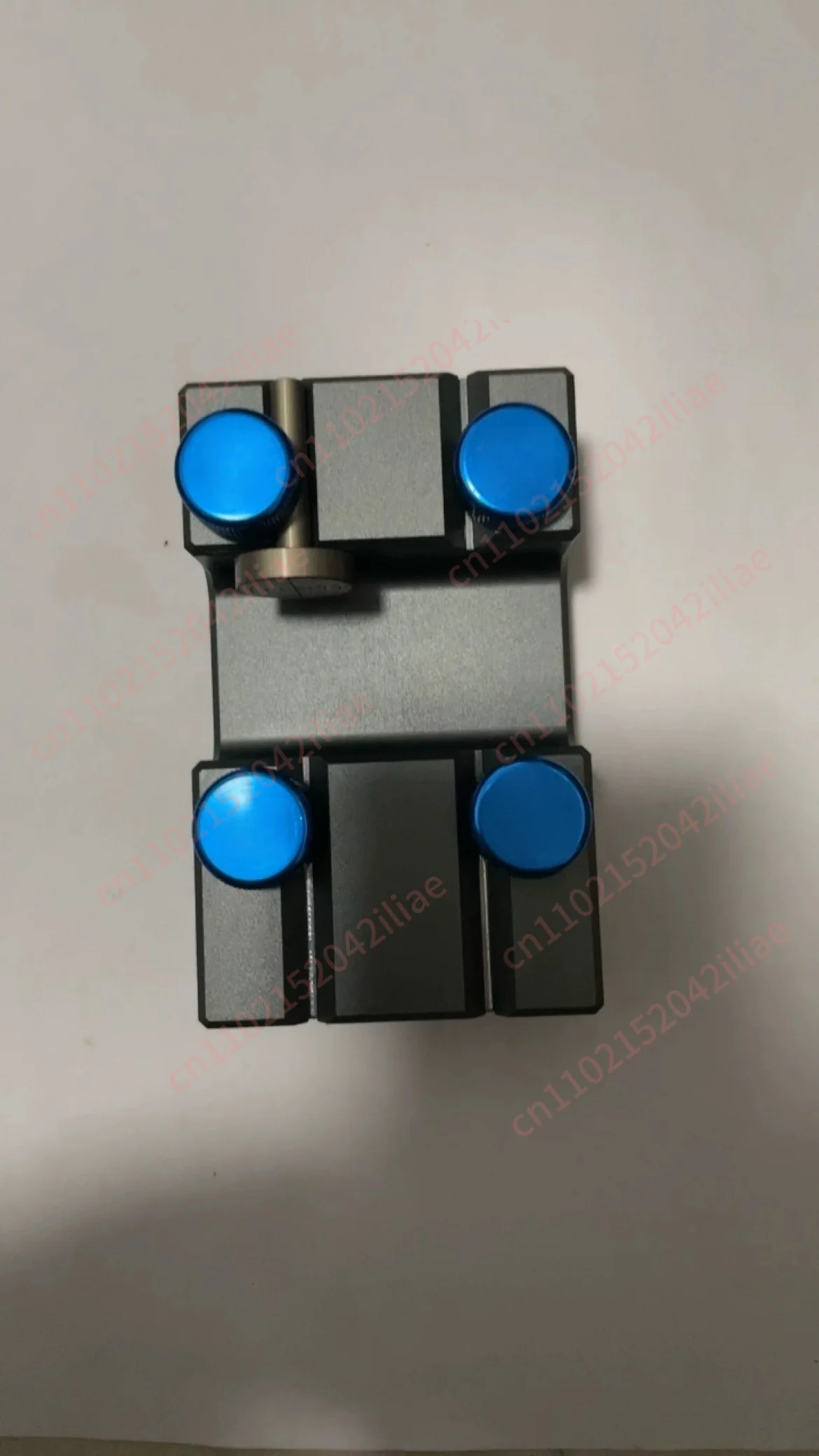 Gem top leveler, top leveler, docking device, calibrator universal type