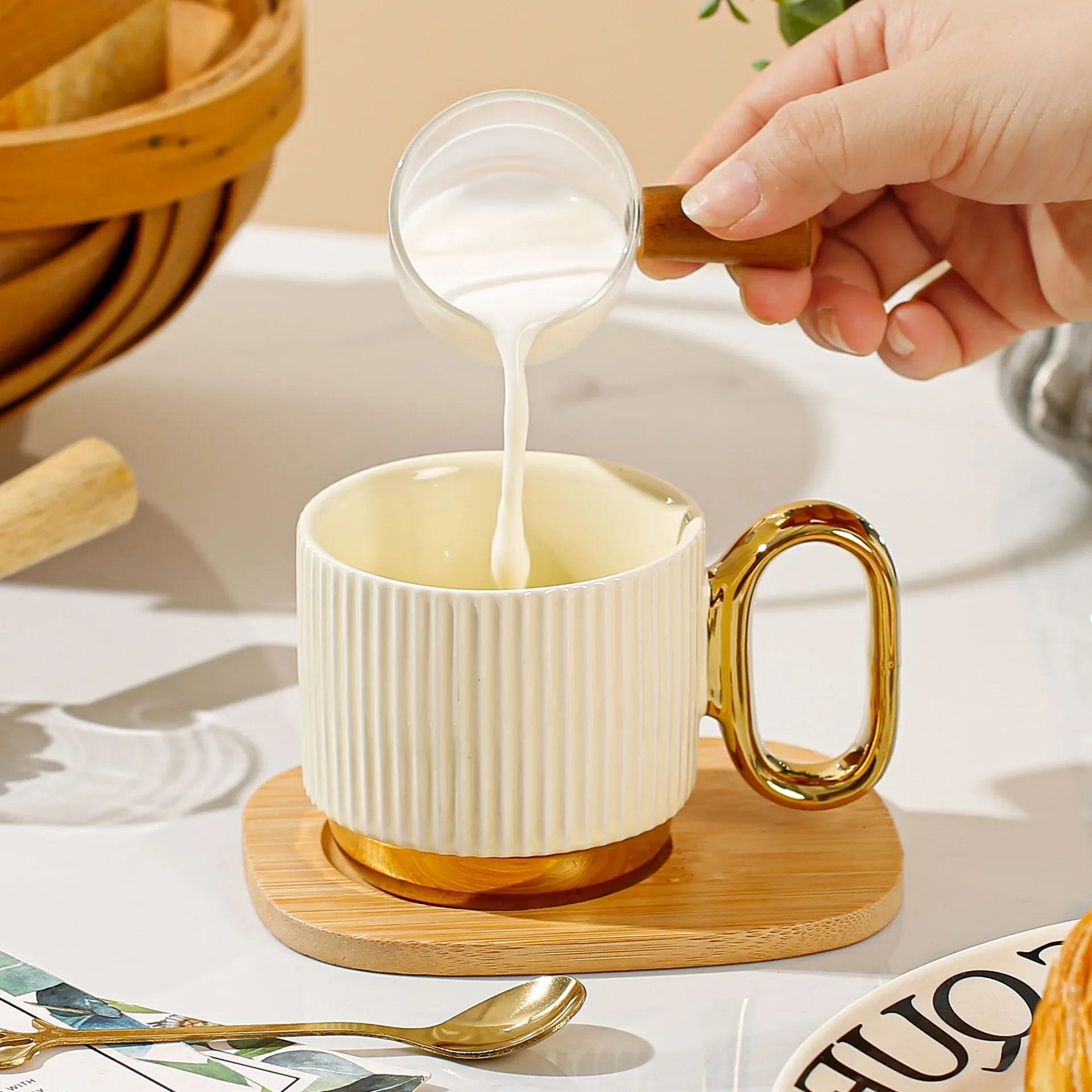 1set 220ml Simple Household Ceramic Cup with Spoon Plate Set Gold Handle Luxury Office High Temperature Resistance Mug Gifts