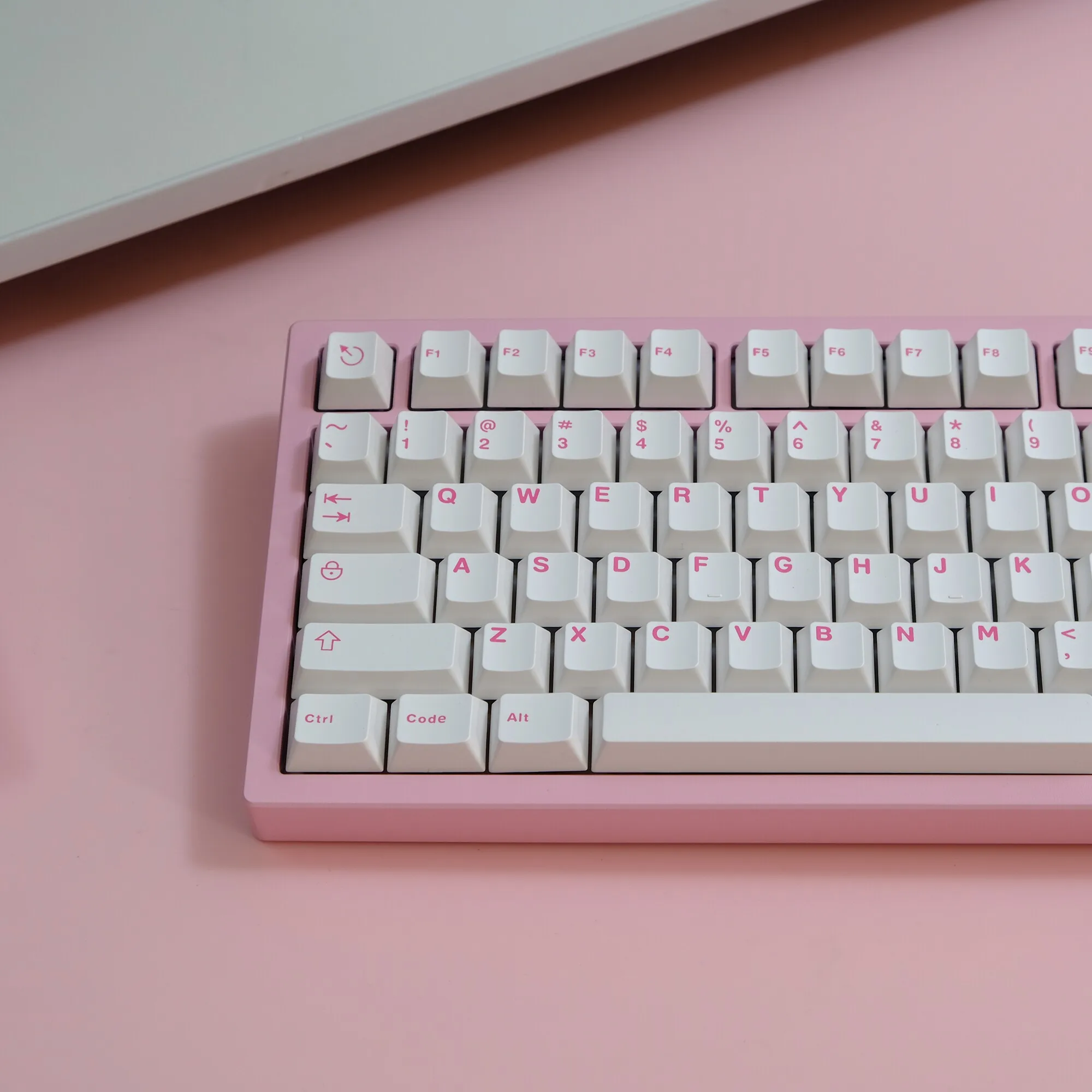 121 Keys Minimalist White Pink Double Shot PBT Keycaps Cherry Profile Key Caps for Gateron MX Switches Mechanical Keyboard