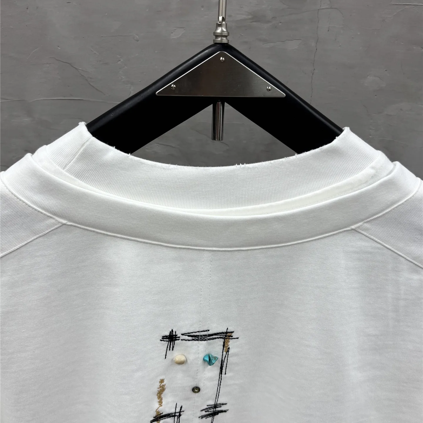 Design Sense Water-Washing Embroidery Burr Personalized Bottoming Shirt Trendy Loose Long-Sleeved T-shirt Top for Men