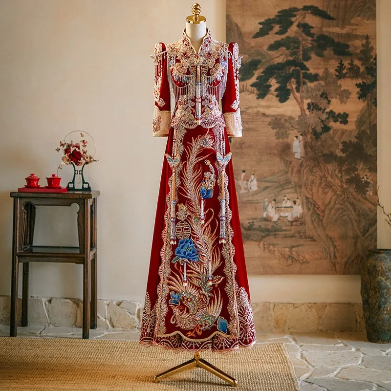 

Heavy industry Chinese-style wedding dress and attire
