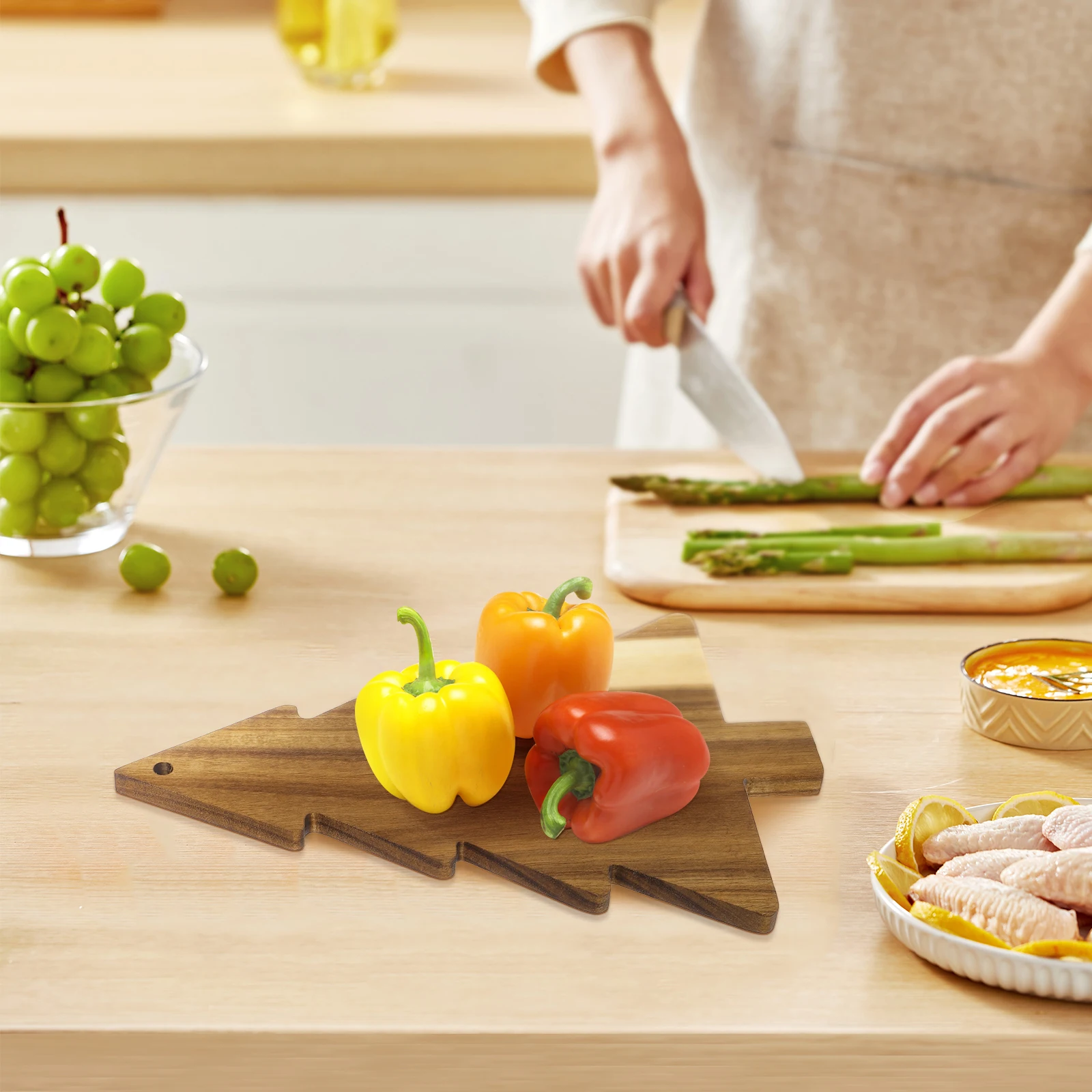 

Natural Wood Christmas Tree Charcuterie Board Cutting Serving Pizza Bread Tray Multipurpose Dessert Plate for Home Restaurant