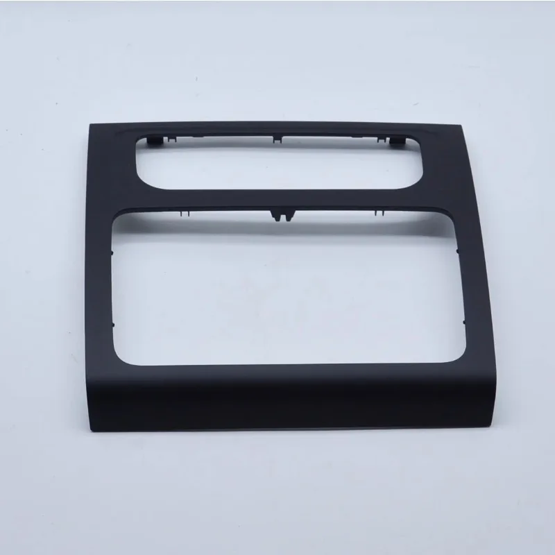 

Черная рамка панели управления кондиционером и CD-плеером для VW Touran 2011-2015