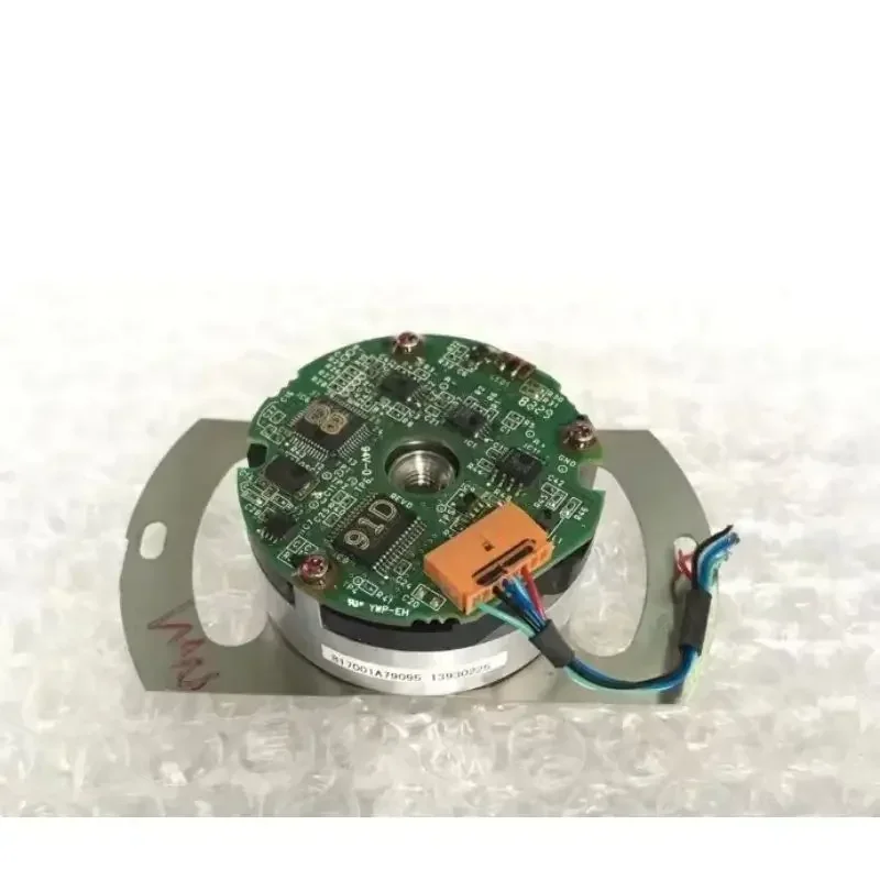 

SGMPH-04DAA61D-0Y encoder utsih-b13dc in good condition