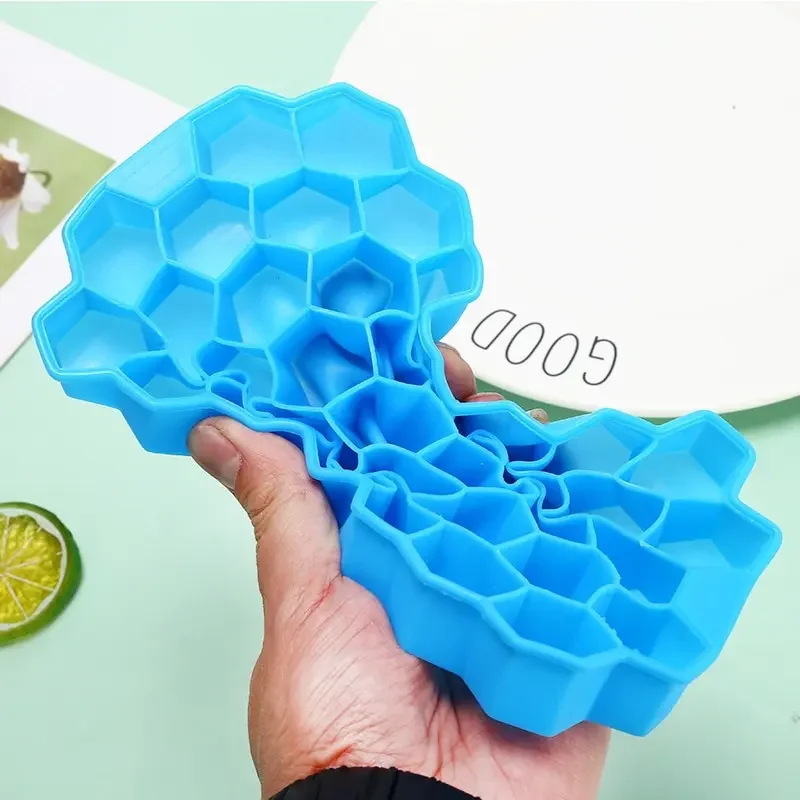 Creative 37 Cavity Honeycomb Ice Cube Maker Reusable Trays Silicone Ice Cube Mold BPA Free Ice Mould with Removable Lids