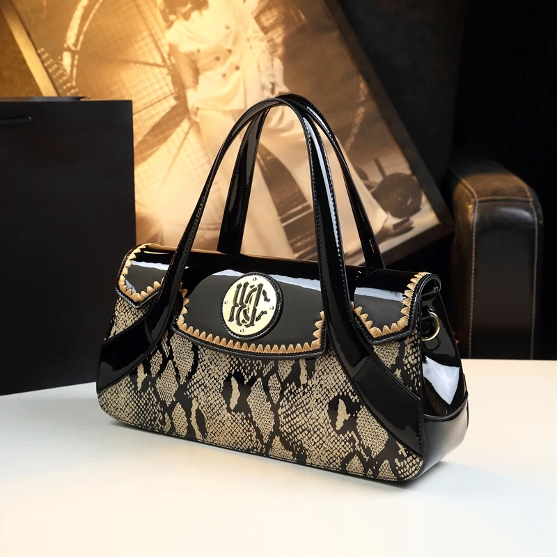 Snake Pattern 2024 New Fashion Large Capacity Middle aged Mom\'s Bag Women\'s Bag Atmosphere High end Crossbody Handbag